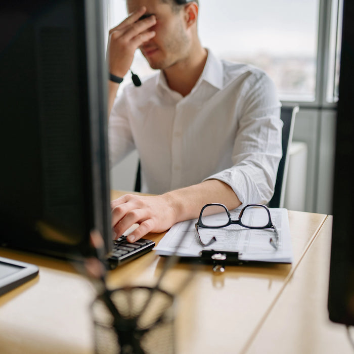 Burnout: sintomi, le quattro fasi e come uscirne
