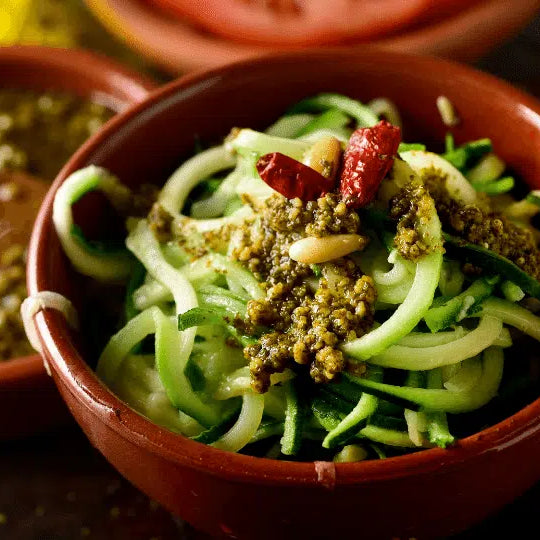 Ricetta pesto alla moringa e spaghetti di zucchine