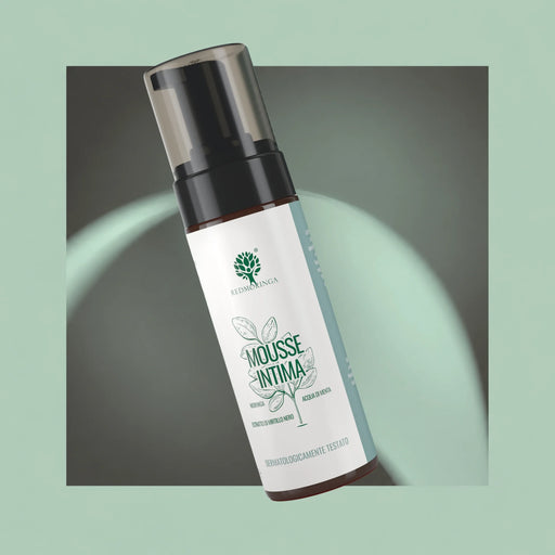 Intieme Mousse RedMoringa, milde intieme reiniger met Moringa, muntwater en bosbes, fles met pompje