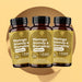 Drie flessen Moringa Ananas en Bromelaïne RedMoringa van 60 capsules, verpakking van 3 op gele achtergrond