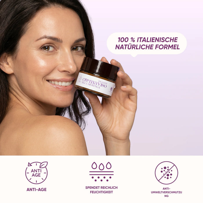 Lachende vrouw met de RedMoringa Moringa-gezichtscrème: natuurlijke Italiaanse formule, anti-age, hydraterend, anti-smog